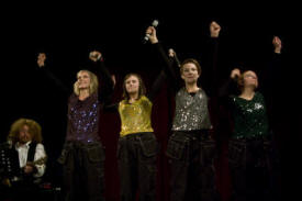 Nya Kvastar - Ny�rsrevy 2011 - Folkteatern